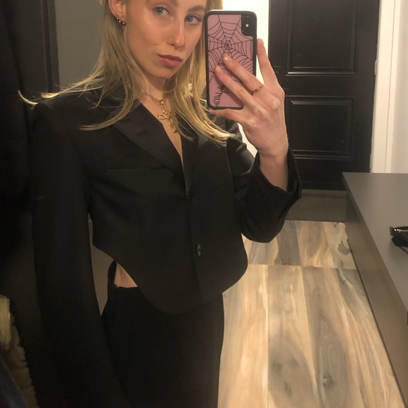 selling this cropped zara blazer! - Picture 2 of 5
